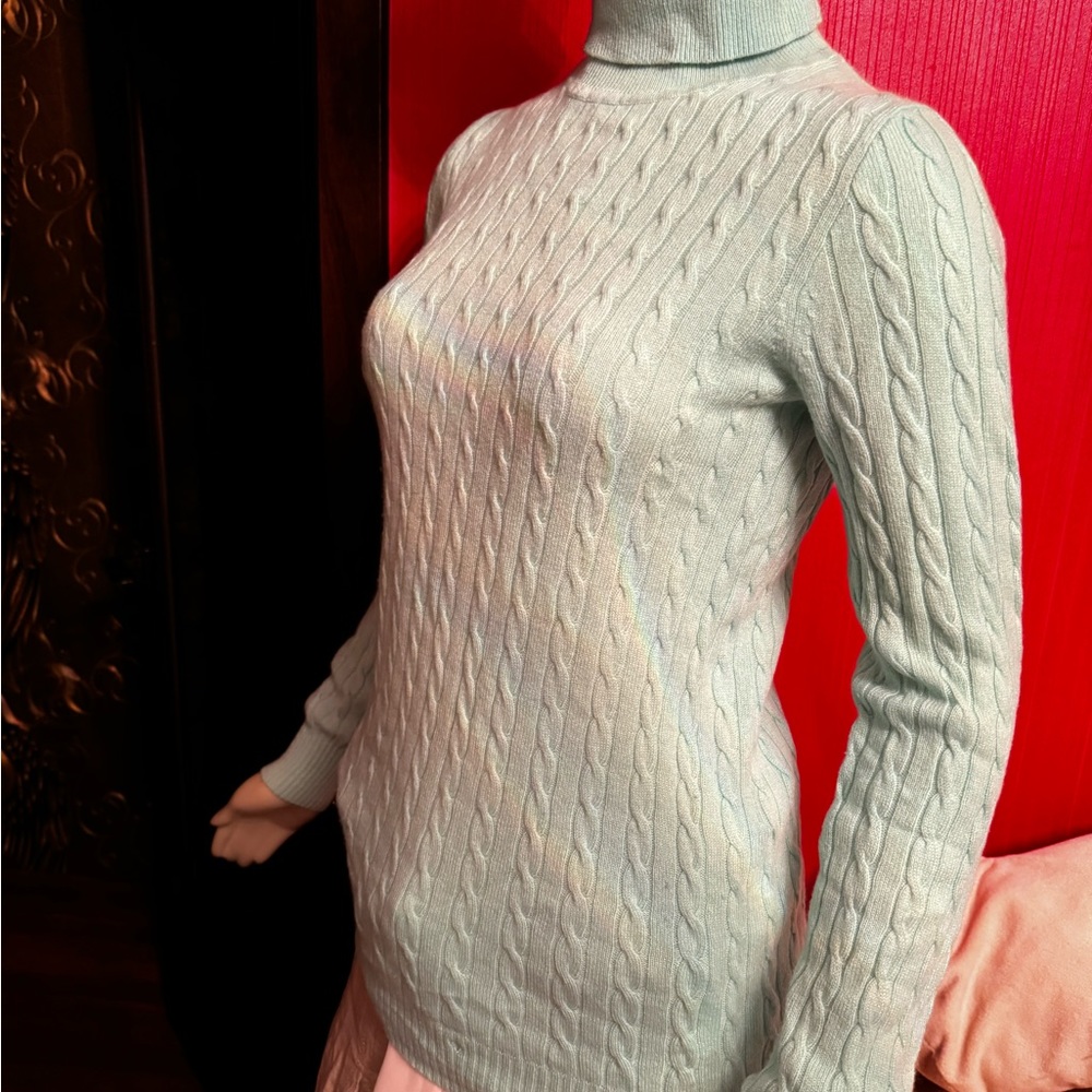 JCrew matcha colored cashmere turtleneck XS